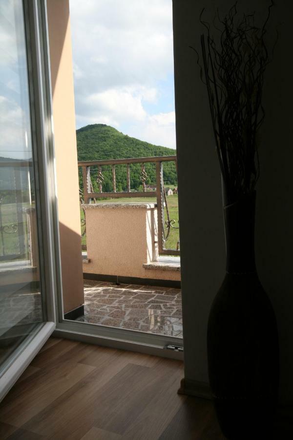 Holiday House Leona Otočac Esterno foto