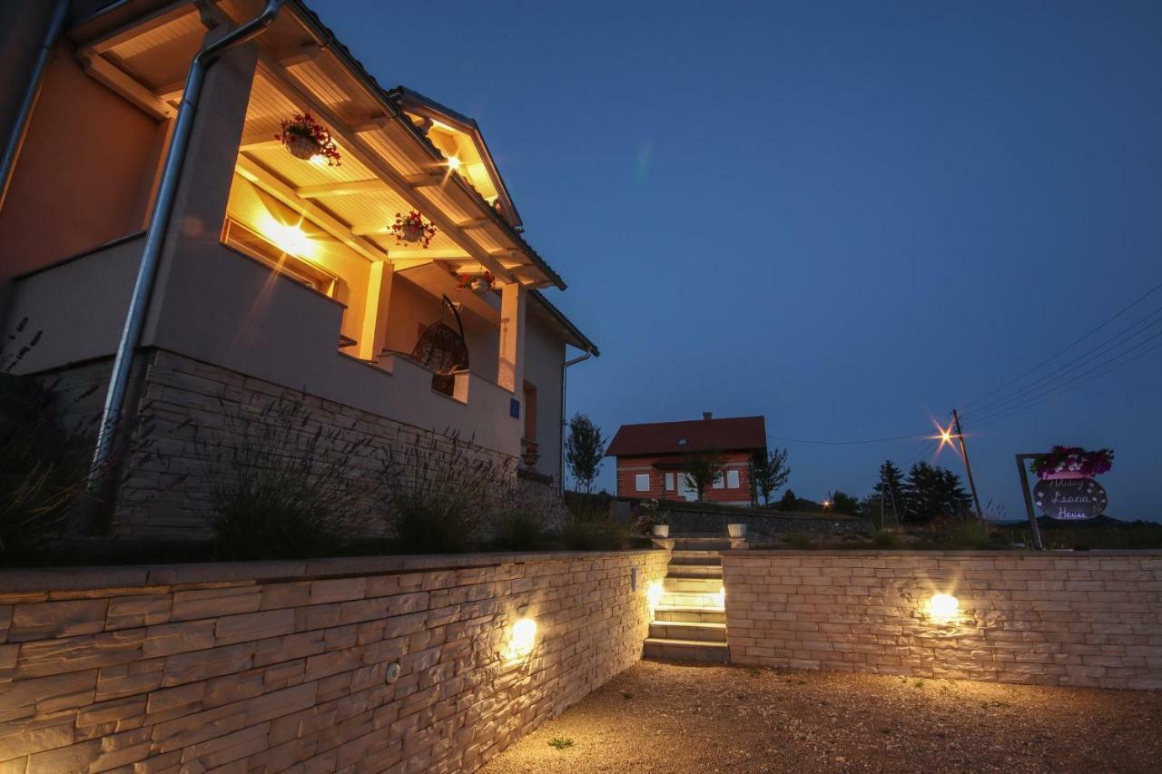 Holiday House Leona Otočac Esterno foto